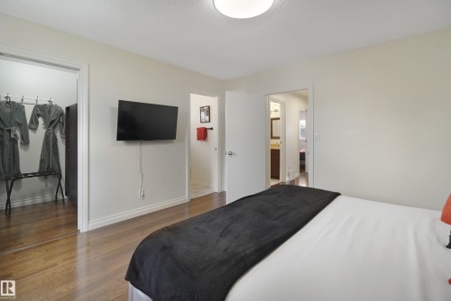 9808 187 Street, Edmonton, AB - Indoor Photo Showing Bedroom