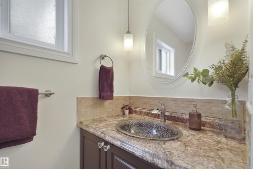 9808 187 Street, Edmonton, AB - Indoor Photo Showing Bathroom