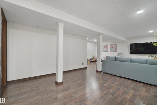 9808 187 Street, Edmonton, AB - Indoor