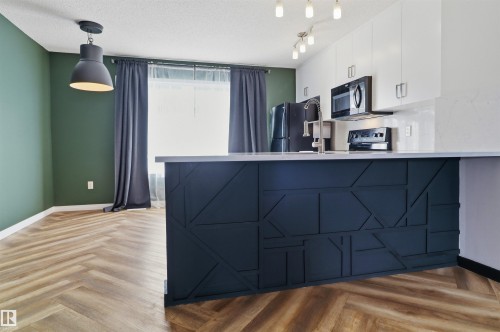 99 7503 Getty Gate Gate, Edmonton, AB - Indoor Photo Showing Kitchen