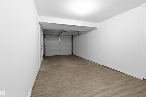 99 7503 Getty Gate Gate, Edmonton, AB - Indoor Photo Showing Garage