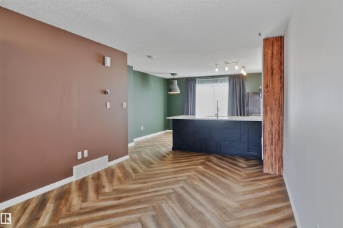 99 7503 Getty Gate Gate, Edmonton, AB - Indoor Photo Showing Other Room