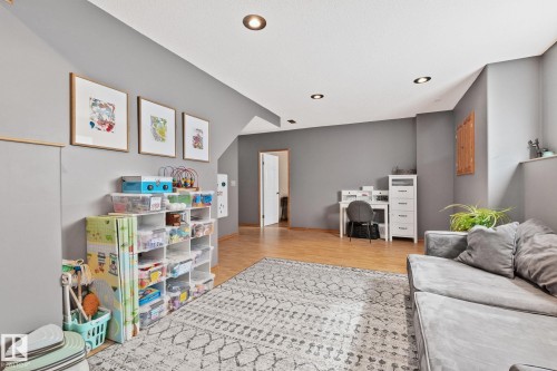 8 Oakridge Drive S, St. Albert, AB - Indoor