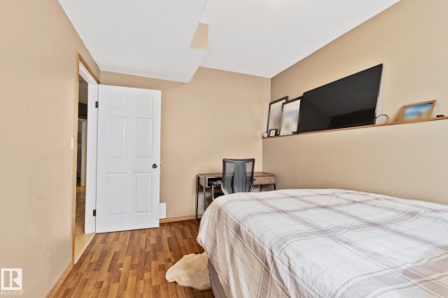 8 Oakridge Drive S, St. Albert, AB - Indoor Photo Showing Bedroom