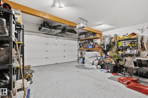 8 Oakridge Drive S, St. Albert, AB - Indoor Photo Showing Garage