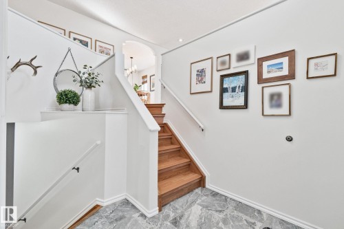 8 Oakridge Drive S, St. Albert, AB - Indoor Photo Showing Other Room