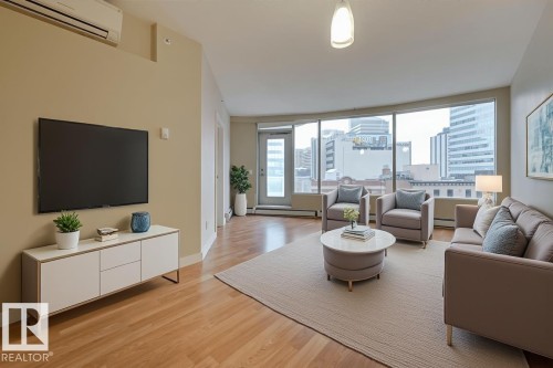 603 10136 104 Street, Edmonton, AB - Indoor Photo Showing Living Room