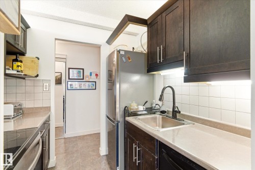 811 9918 101 Street, Edmonton, AB - Indoor Photo Showing Kitchen With Upgraded Kitchen