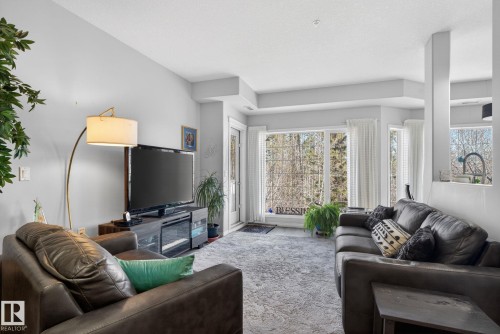 340 612 111 Street, Edmonton, AB - Indoor Photo Showing Living Room