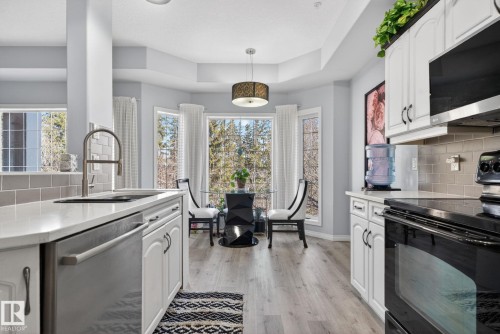 340 612 111 Street, Edmonton, AB - Indoor Photo Showing Kitchen With Upgraded Kitchen