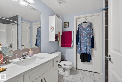 340 612 111 Street, Edmonton, AB - Indoor Photo Showing Bathroom