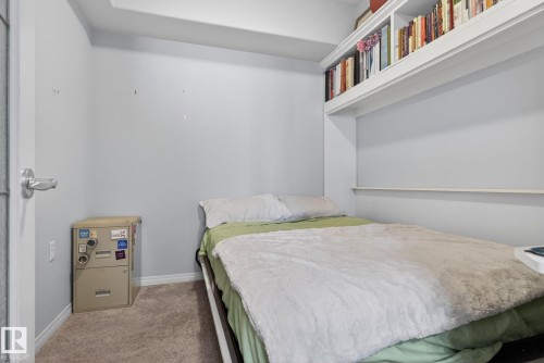 340 612 111 Street, Edmonton, AB - Indoor Photo Showing Bedroom