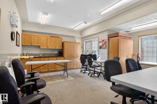 340 612 111 Street, Edmonton, AB - Indoor