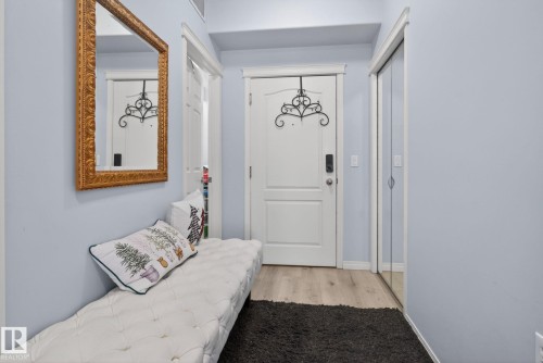 340 612 111 Street, Edmonton, AB - Indoor
