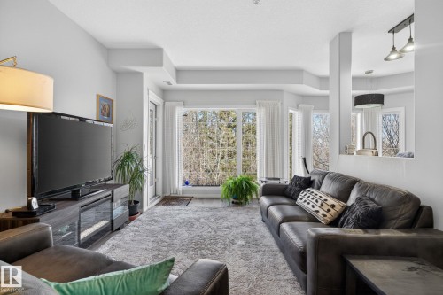 340 612 111 Street, Edmonton, AB - Indoor Photo Showing Living Room