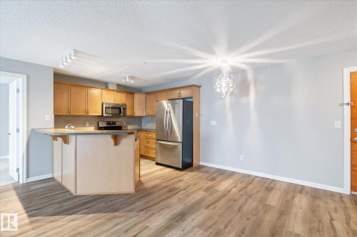 205 13710 150 Av, Edmonton, AB - Indoor Photo Showing Kitchen