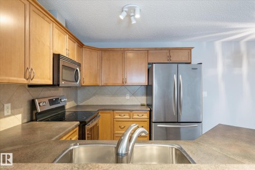 205 13710 150 Av, Edmonton, AB - Indoor Photo Showing Kitchen