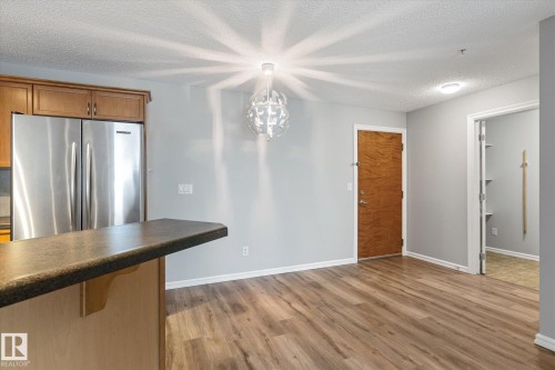 205 13710 150 Av, Edmonton, AB - Indoor