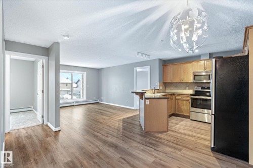 205 13710 150 Av, Edmonton, AB - Indoor Photo Showing Kitchen