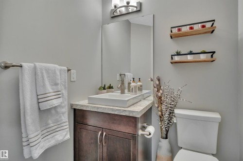 22220 88 Avenue, Edmonton, AB - Indoor Photo Showing Bathroom