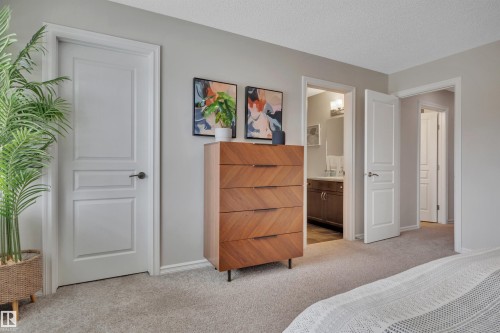 22220 88 Avenue, Edmonton, AB - Indoor Photo Showing Bedroom