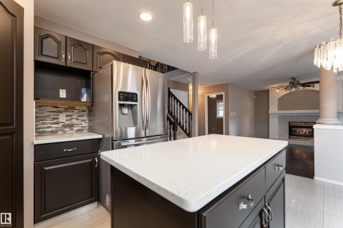 8407 160 Avenue, Edmonton, AB - Indoor Photo Showing Kitchen