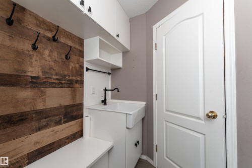 8407 160 Avenue, Edmonton, AB - Indoor