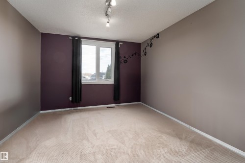 8407 160 Avenue, Edmonton, AB - Indoor Photo Showing Other Room