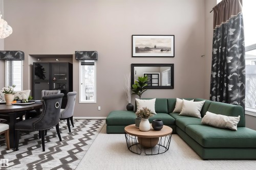 8407 160 Avenue, Edmonton, AB - Indoor Photo Showing Living Room