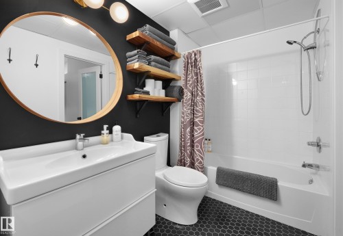 210 10024 Jasper Avenue, Edmonton, AB - Indoor Photo Showing Bathroom