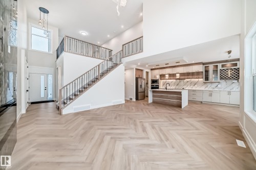 7023 Kiviaq Crescent, Edmonton, AB - Indoor
