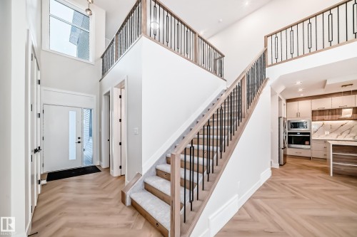 7023 Kiviaq Crescent, Edmonton, AB - Indoor Photo Showing Other Room