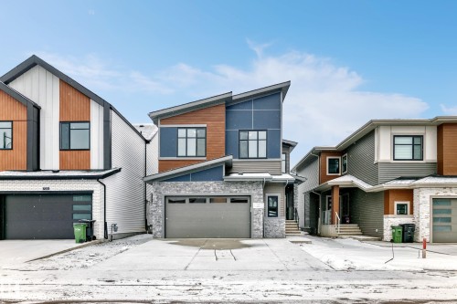 7023 Kiviaq Crescent, Edmonton, AB - Outdoor With Facade