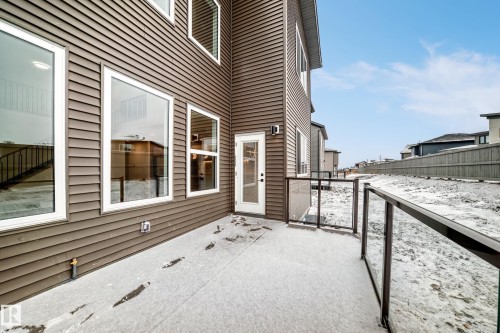7023 Kiviaq Crescent, Edmonton, AB - Outdoor