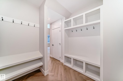 7023 Kiviaq Crescent, Edmonton, AB - Indoor
