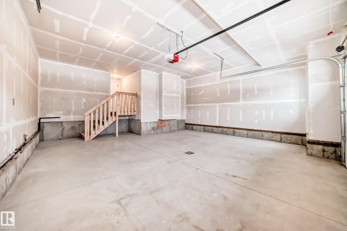 7023 Kiviaq Crescent, Edmonton, AB - Indoor Photo Showing Garage
