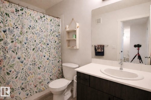 2509 14 Avenue, Edmonton, AB - Indoor Photo Showing Bathroom