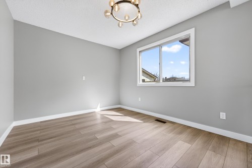 11016 171 Avenue, Edmonton, AB - Indoor Photo Showing Other Room