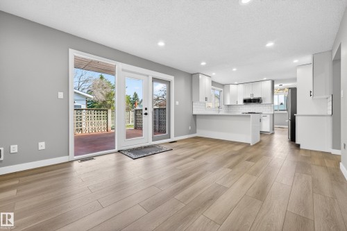 11016 171 Avenue, Edmonton, AB - Indoor
