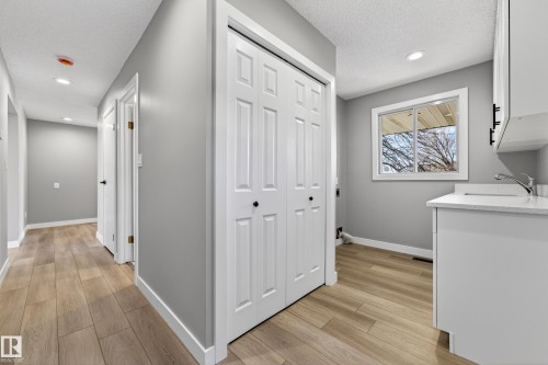 11016 171 Avenue, Edmonton, AB - Indoor Photo Showing Laundry Room