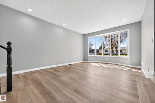 11016 171 Avenue, Edmonton, AB - Indoor