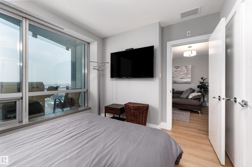 1404 11969 Jasper Avenue, Edmonton, AB - Indoor Photo Showing Bedroom