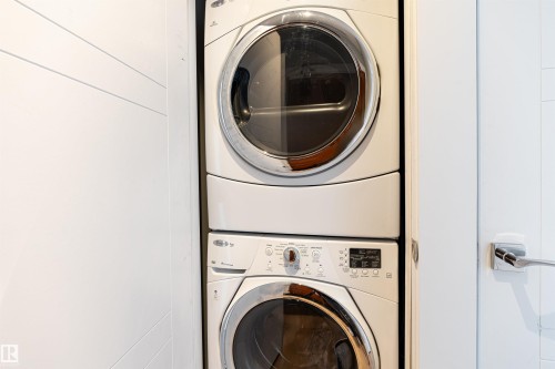 1404 11969 Jasper Avenue, Edmonton, AB - Indoor Photo Showing Laundry Room