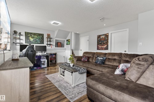 6009 53 Avenue, Cold Lake, AB - Indoor Photo Showing Living Room