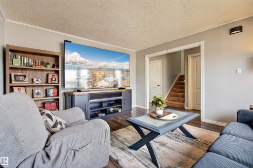 6009 53 Avenue, Cold Lake, AB - Indoor Photo Showing Living Room