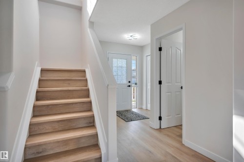 4124 37A Avenue, Edmonton, AB - Indoor Photo Showing Other Room