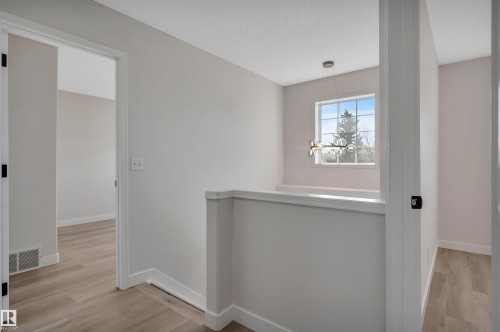 4124 37A Avenue, Edmonton, AB - Indoor Photo Showing Other Room