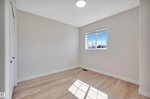 4124 37A Avenue, Edmonton, AB - Indoor Photo Showing Other Room