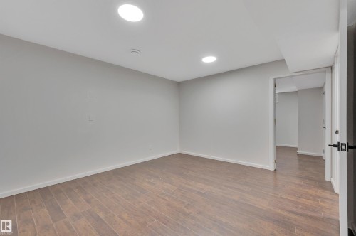4124 37A Avenue, Edmonton, AB - Indoor Photo Showing Other Room