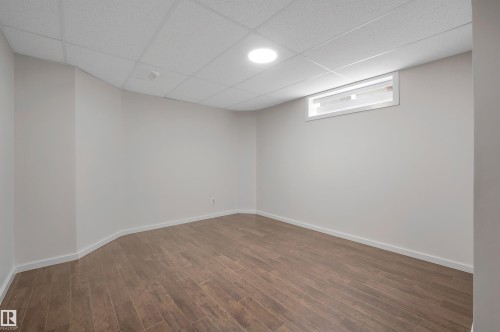 4124 37A Avenue, Edmonton, AB - Indoor